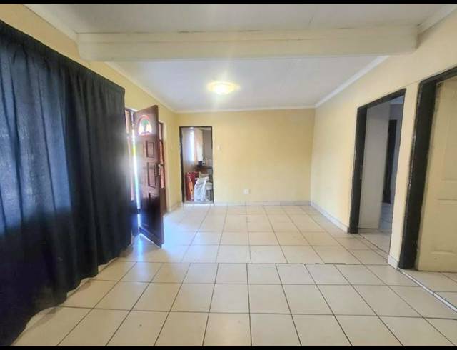 2 BEDROOM PROPERTY TO RENT IN PRETORIA GARDENS